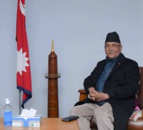 एमसीसी अनुमोदन बारे धारणा राख्न पत्रकार सम्मेलन गर्दै ओली